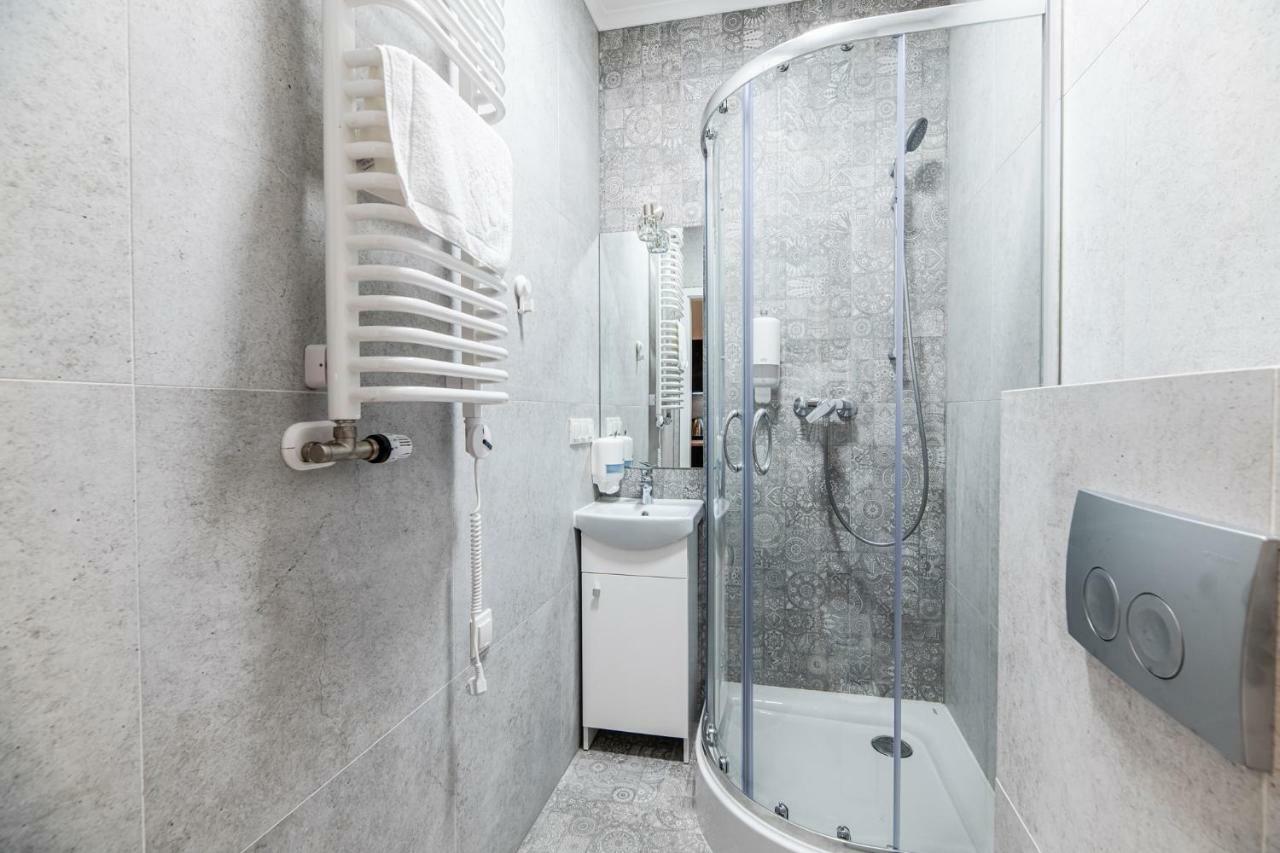 Lubomirskiego 23 - Great Location, 10 Min To Main Square By Foot, Right Next To Main Rail And Bus Station *