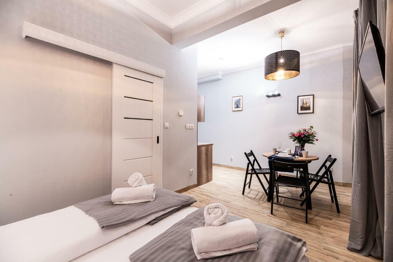 Lubomirskiego 23 - Great Location, 10 Min To Main Square By Foot, Right Next To Main Rail And Bus Station *